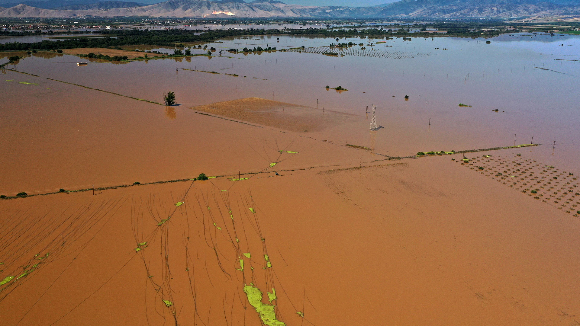 Κλειστή παραμένει η Αθηνών – Θεσσαλονίκης, συνεχίζονται οι εργασίες στην Τρικάλων – Λάρισας-6