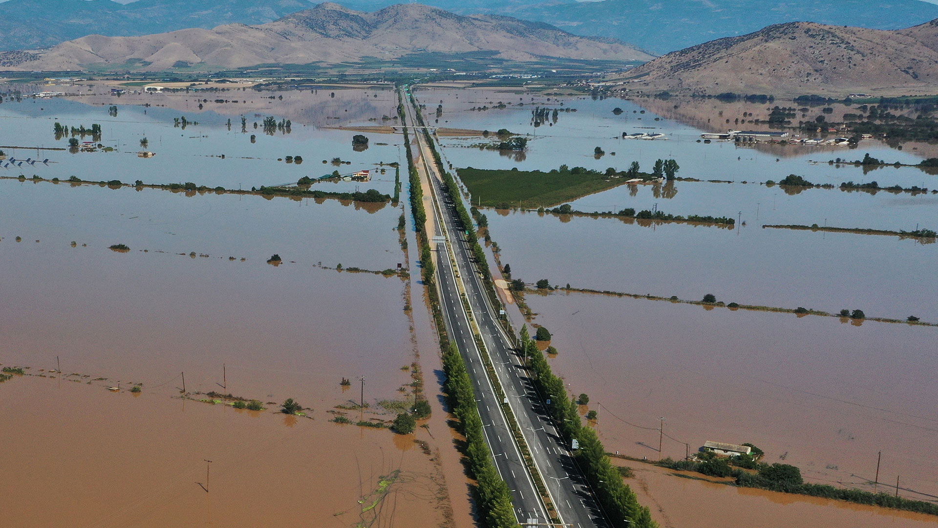 Κλειστή παραμένει η Αθηνών – Θεσσαλονίκης, συνεχίζονται οι εργασίες στην Τρικάλων – Λάρισας-3
