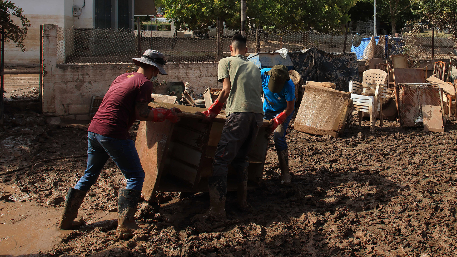 Θεσσαλία: Αγώνας δρόμου μπροστά στην απειλή της υγειονομικής κρίσης-3