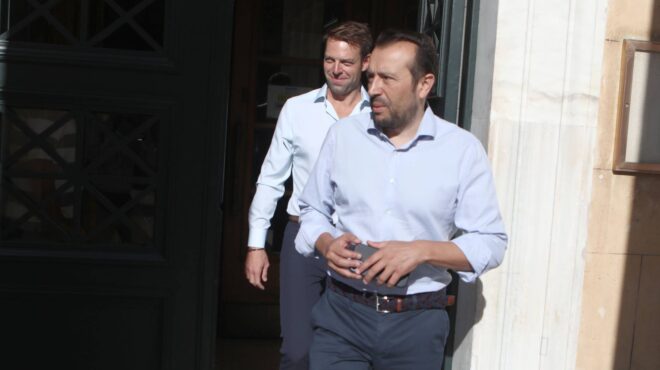 ν-παππάς-εκκληση-να-πέσουν-οι-διαδικτ-562629253