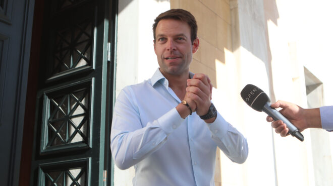 μια-συζήτηση-μάλλον-περιττή-562629910