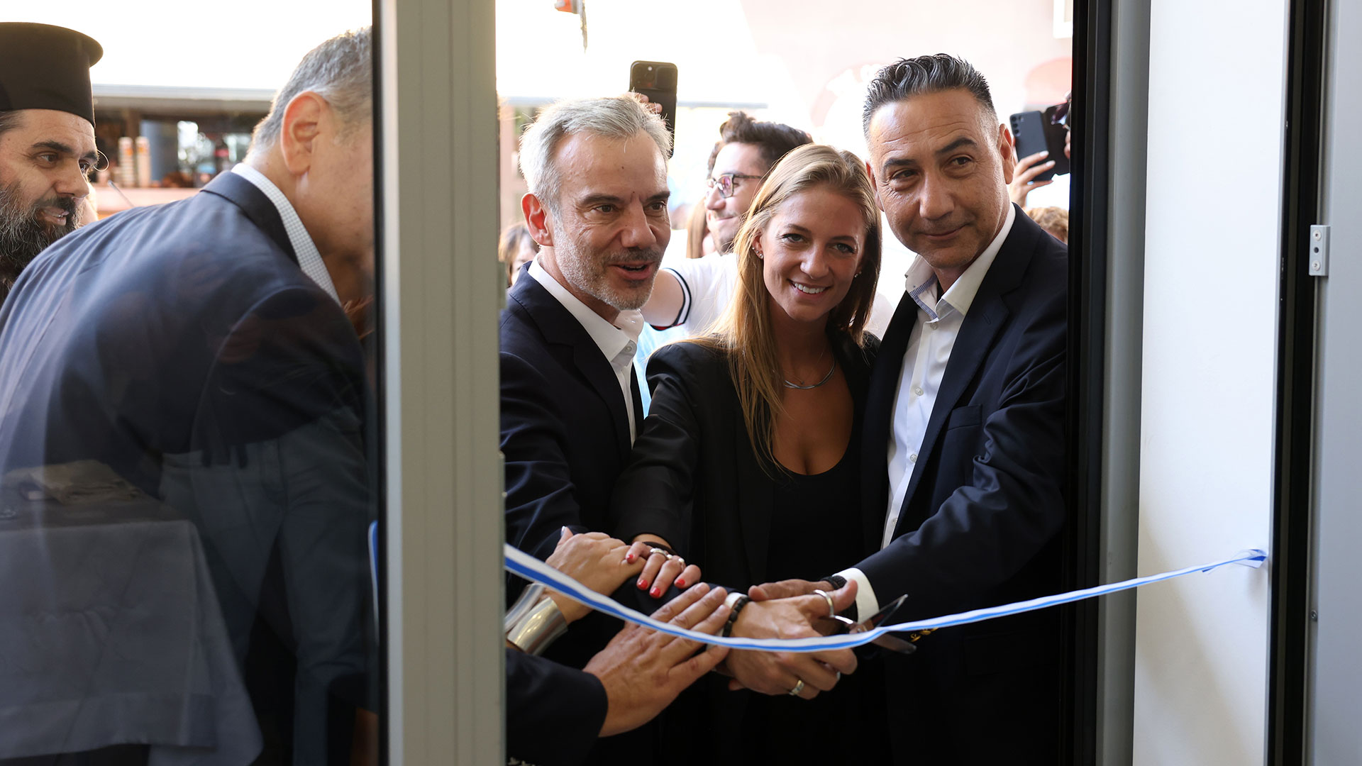 Ο δήμος Θεσσαλονίκης εγκαινίασε κοινωνικό κομμωτήριο-1