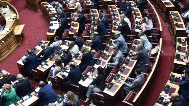 εργασιακό-νομοσχέδιο-ψηφίστηκε-με-158-562631800