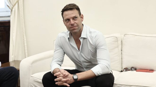 συριζα-μια-αθέατη-νίκη-562637431