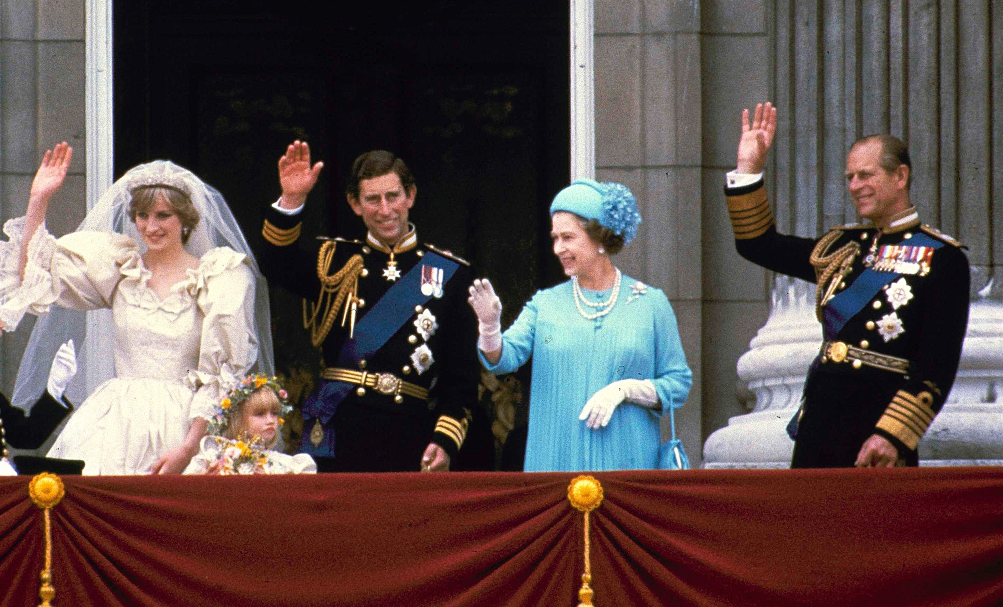 Ο λαμπερός γάμος του Καρόλου με την Νταϊάνα-4