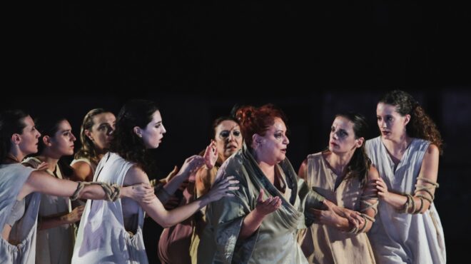 ο-θρήνος-γίνεται-δίψα-για-εκδίκηση-562633594