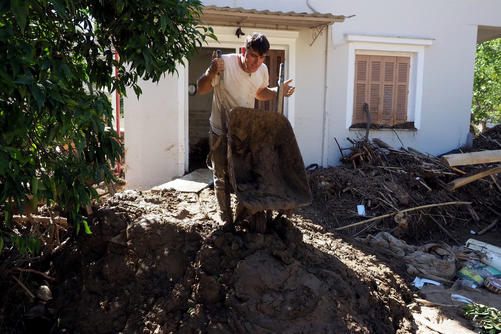 Μαγνησία – Μαρτυρίες κατοίκων στην «Κ»: «Xρόνια ναυτικός, θα πνιγόμουν στη στεριά»-4