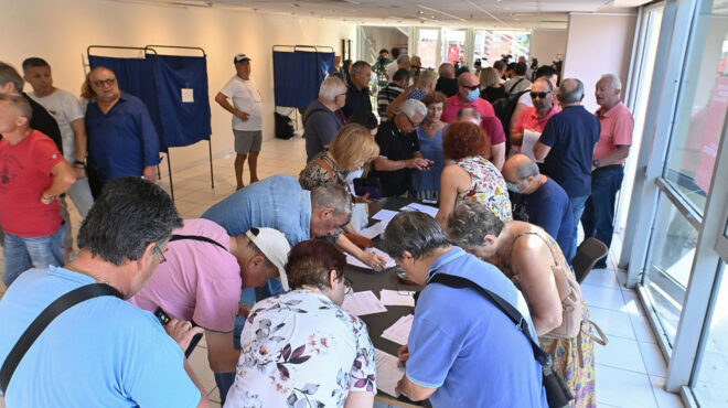 ψηφοφόροι-του-συριζα-στην-κ-εγινα-μ-562623910