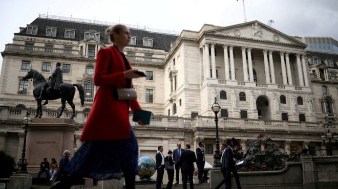 στη-γραμμή-fed-η-βρετανία-άφησε-αμετάβλη-562630819