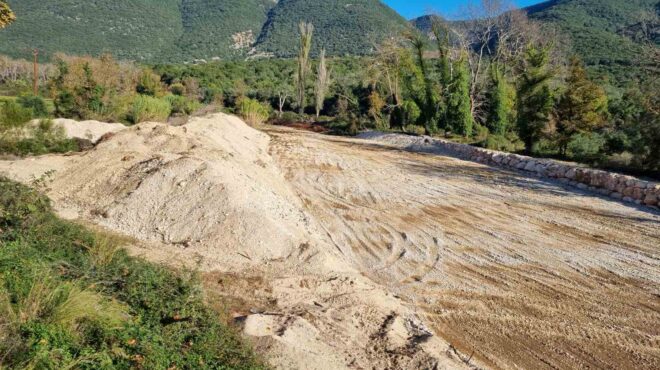 καμπάνα-στην-περιφέρεια-ηπείρου-γι-562646773