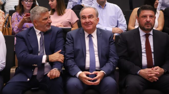 εντός-και-εκτός-περιμένοντας-τον-γκον-562602370