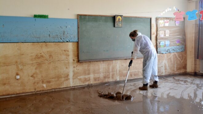 δεν-άντεχε-να-ακούει-τη-βρύση-να-τρέχε-562625617