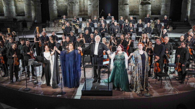 αριες-υψηλών-απαιτήσεων-στο-γκαλά-της-562646839