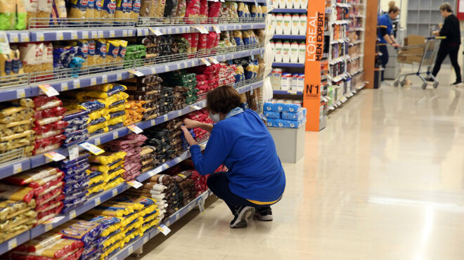 ερευνα-οριακά-βγάζει-τον-μήνα-το-87-των-κ-562643377