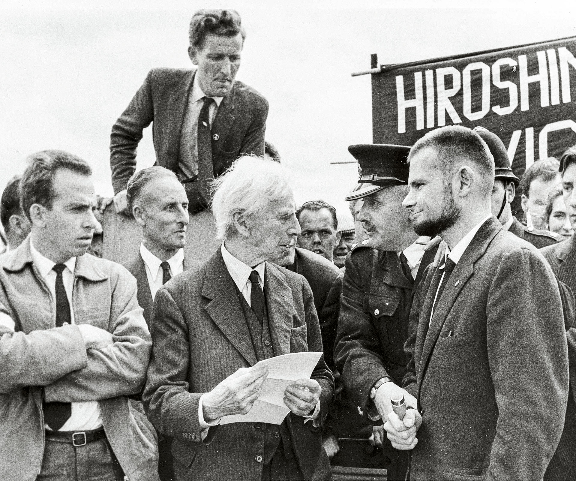 Μπέρτραντ Ράσελ: Η απειλή του πολέμου και των πυρηνικών-19