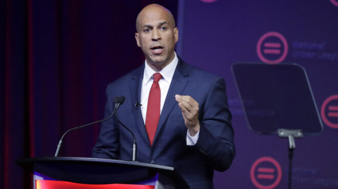 φίλια-πυρά-κόρι-μπούκερ-κατά-μενέντεζ-562637779