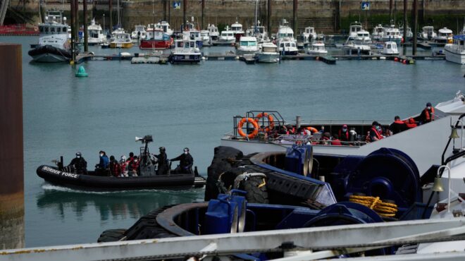 βρετανία-καμπανάκι-για-τους-αιτούν-562615738