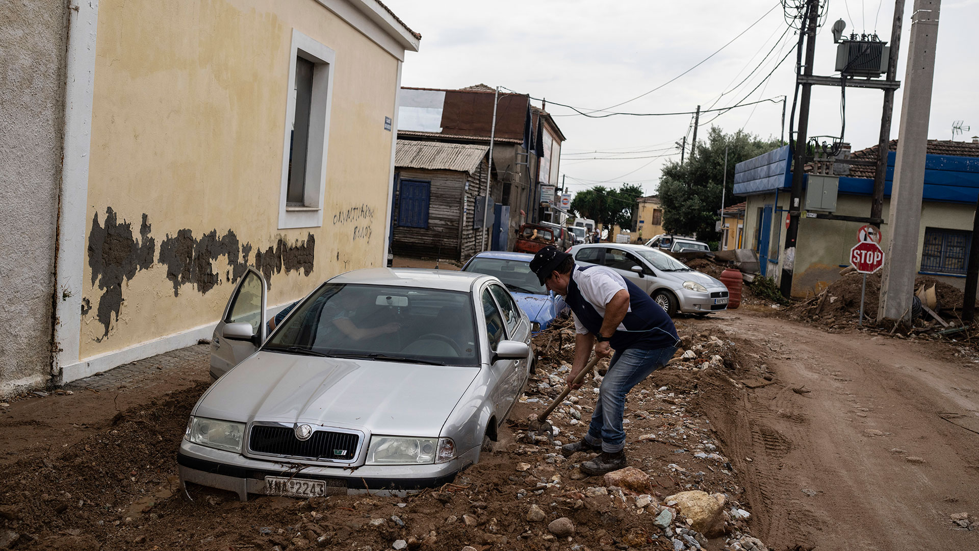 Κακοκαιρία Elias: Η καταστροφή στον Βόλο μέσα από 10 φωτογραφίες-1