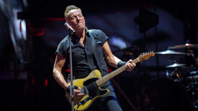 ο-μπρους-σπρίνγκστιν-ανέβαλε-για-λόγο-562641496