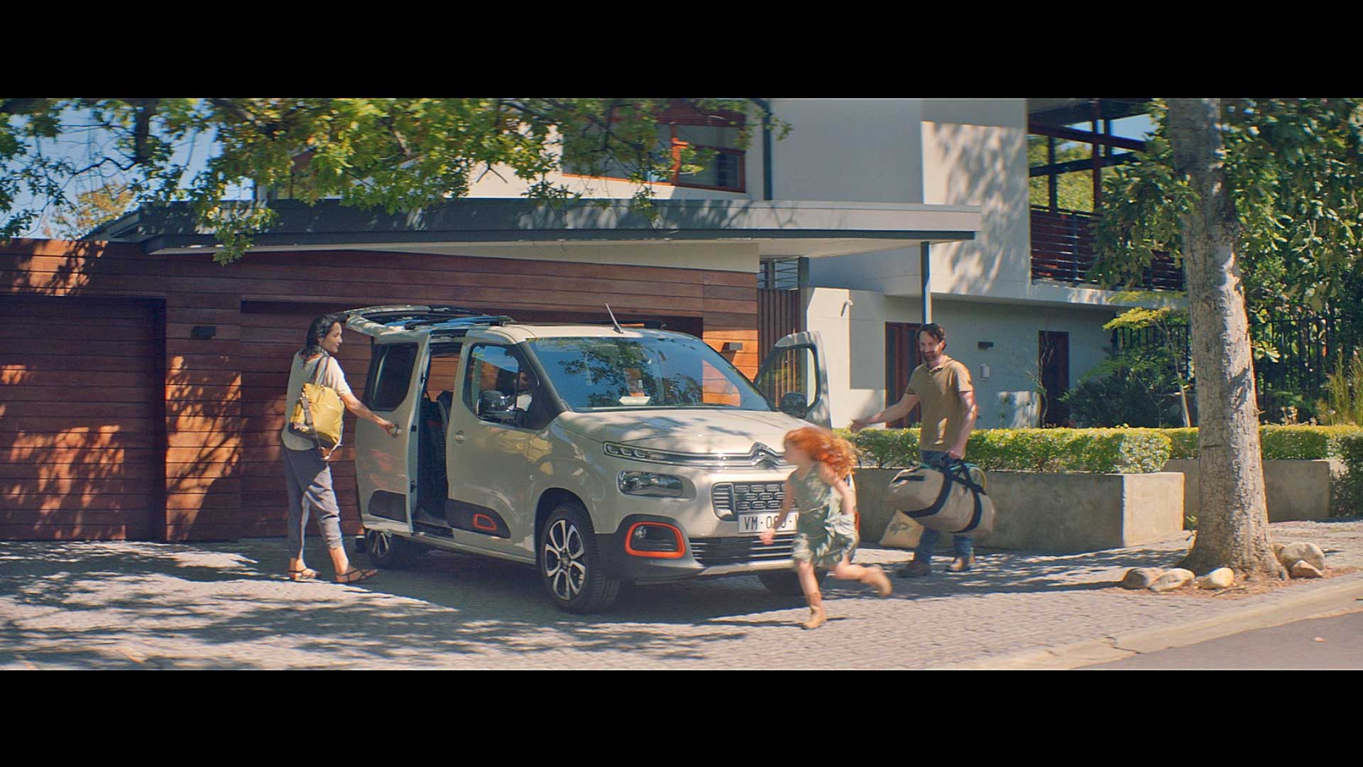 Αυτό που θέλουν οι γυναίκες… από ένα αυτοκίνητο-2