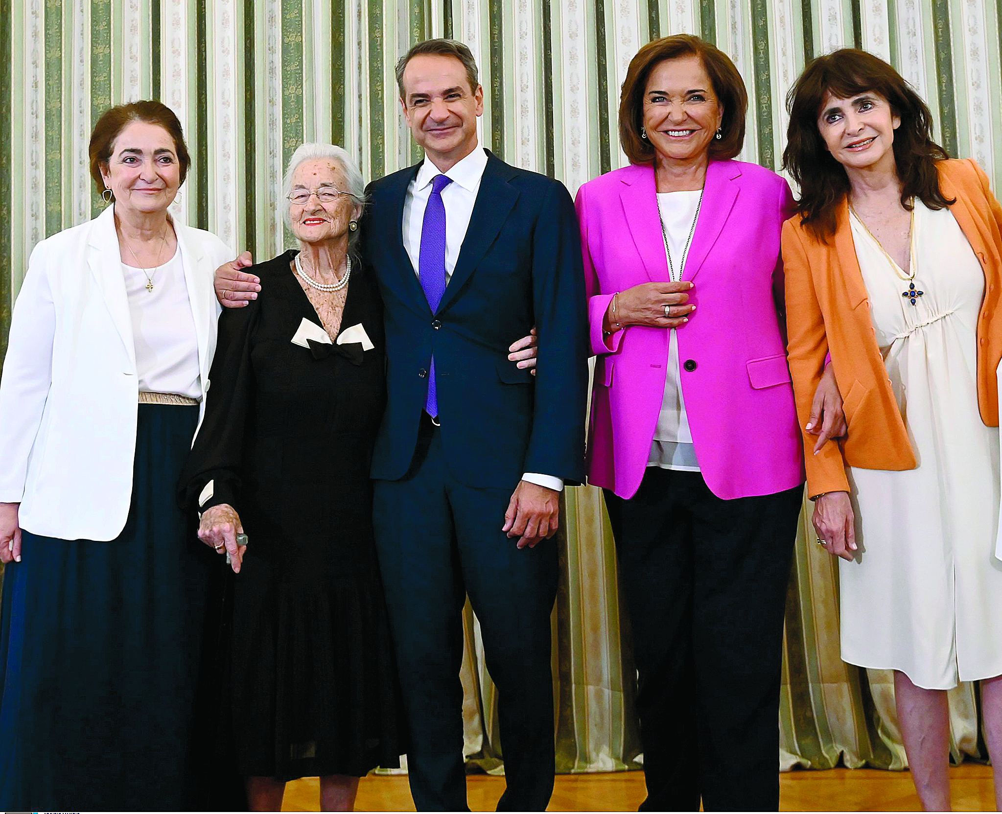 Αρτεμισία Λυμπεράκη στην «Κ»: Η άγνωστη ιστορία της οικογένειάς μου-6