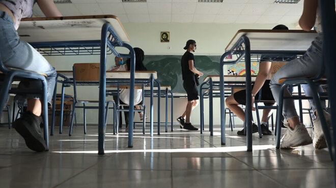 σχολεία-ξεκινούν-προσλήψεις-13-000-αναπλη-562646533