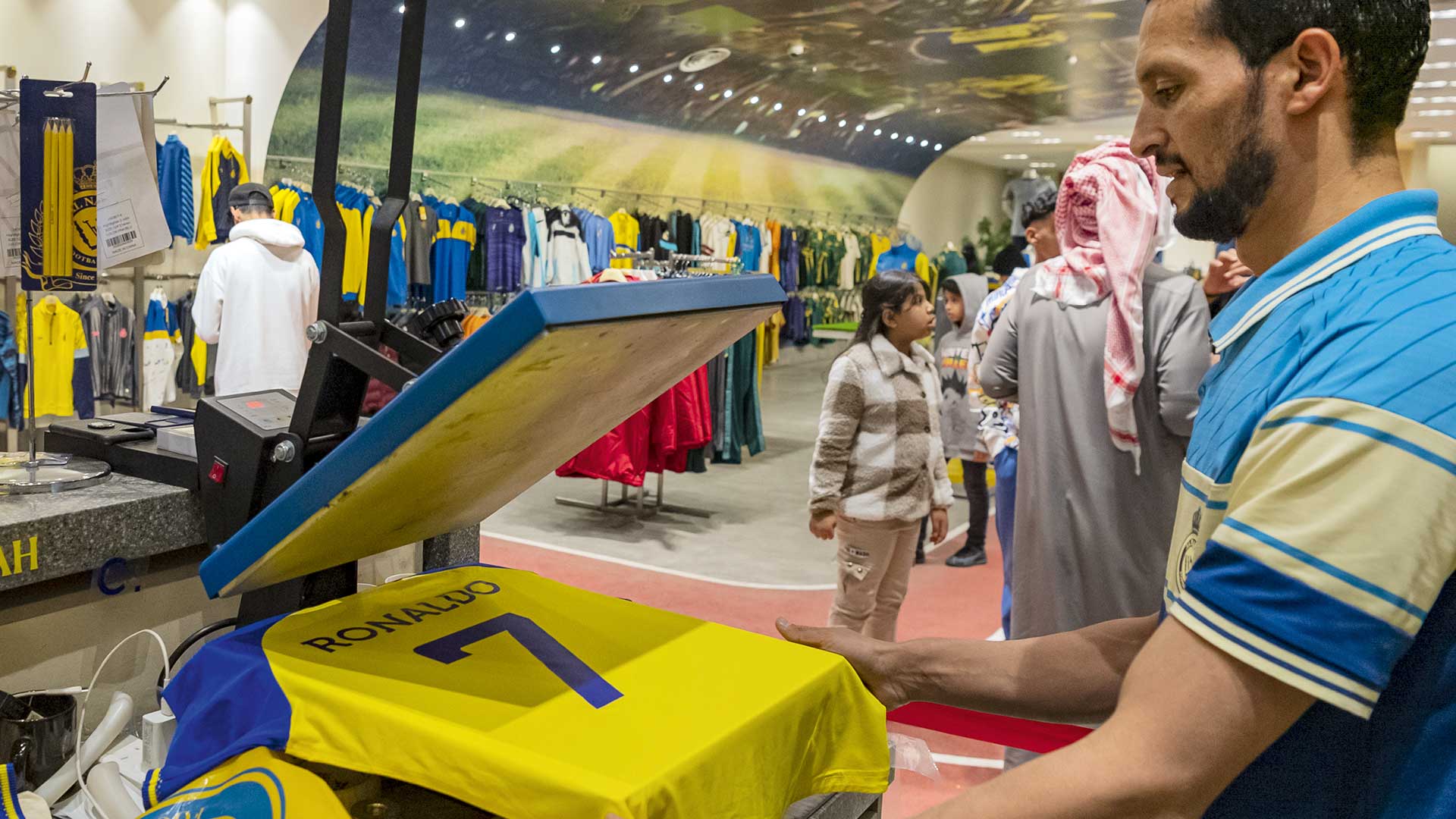 Ποδόσφαιρο: Η ζωή των σταρ στη Σαουδική Αραβία-4