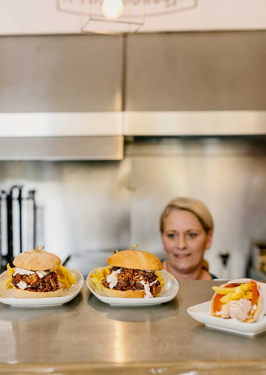 Πήγαμε στην Καλαμάτα για… γουρνοπούλα-4