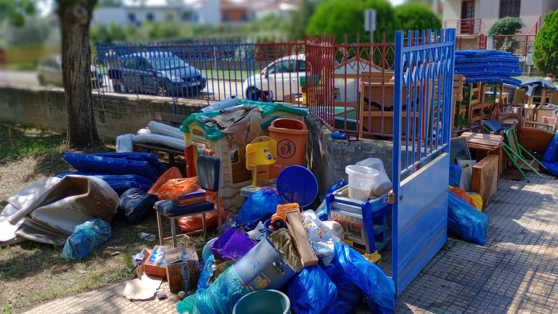 Νηπιαγωγοί «υιοθετούν» τα πληγωμένα σχολεία της Θεσσαλίας-2