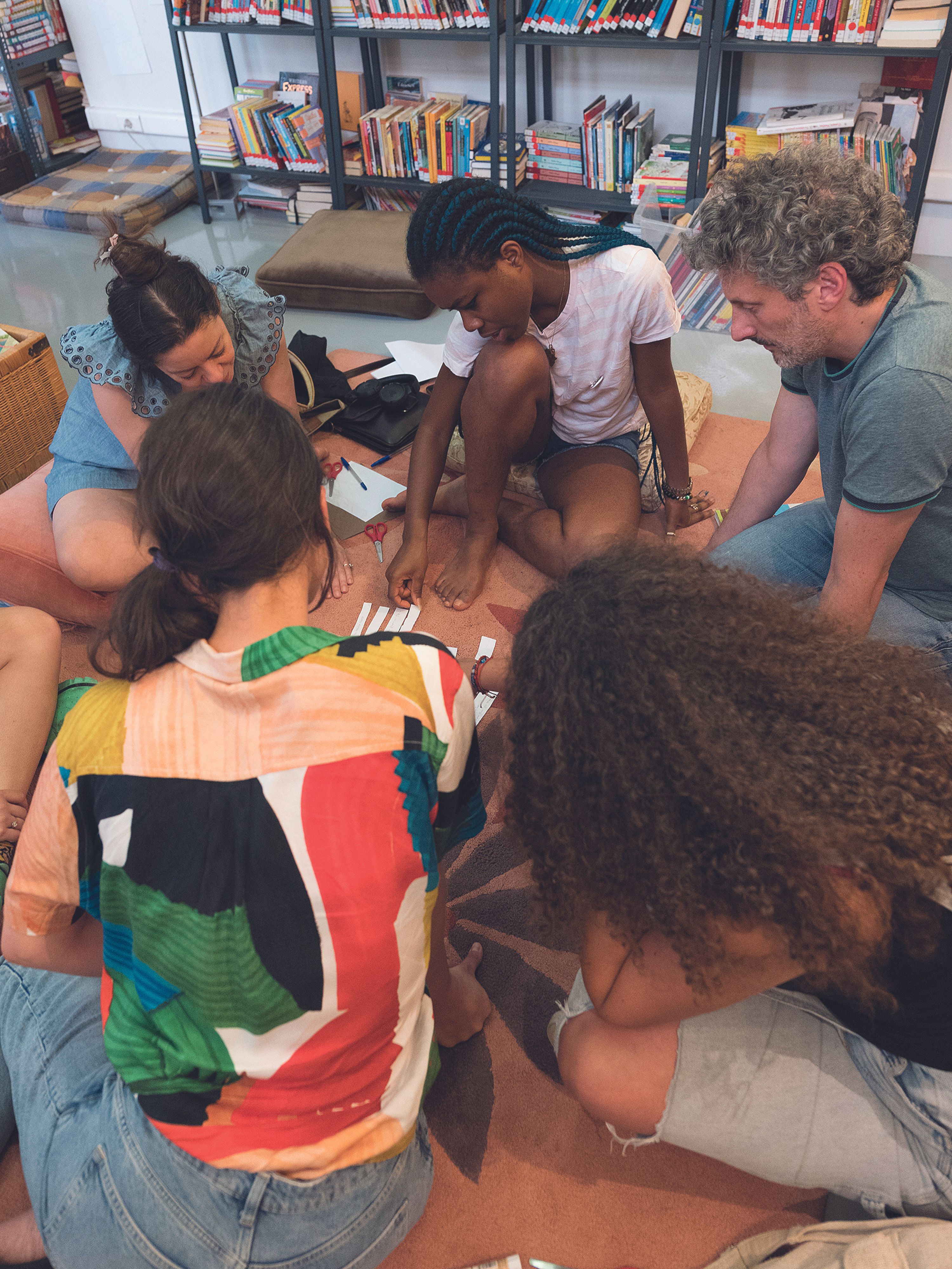 Μια πολυγλωσσική βιβλιοθήκη στην Κυψέλη-4