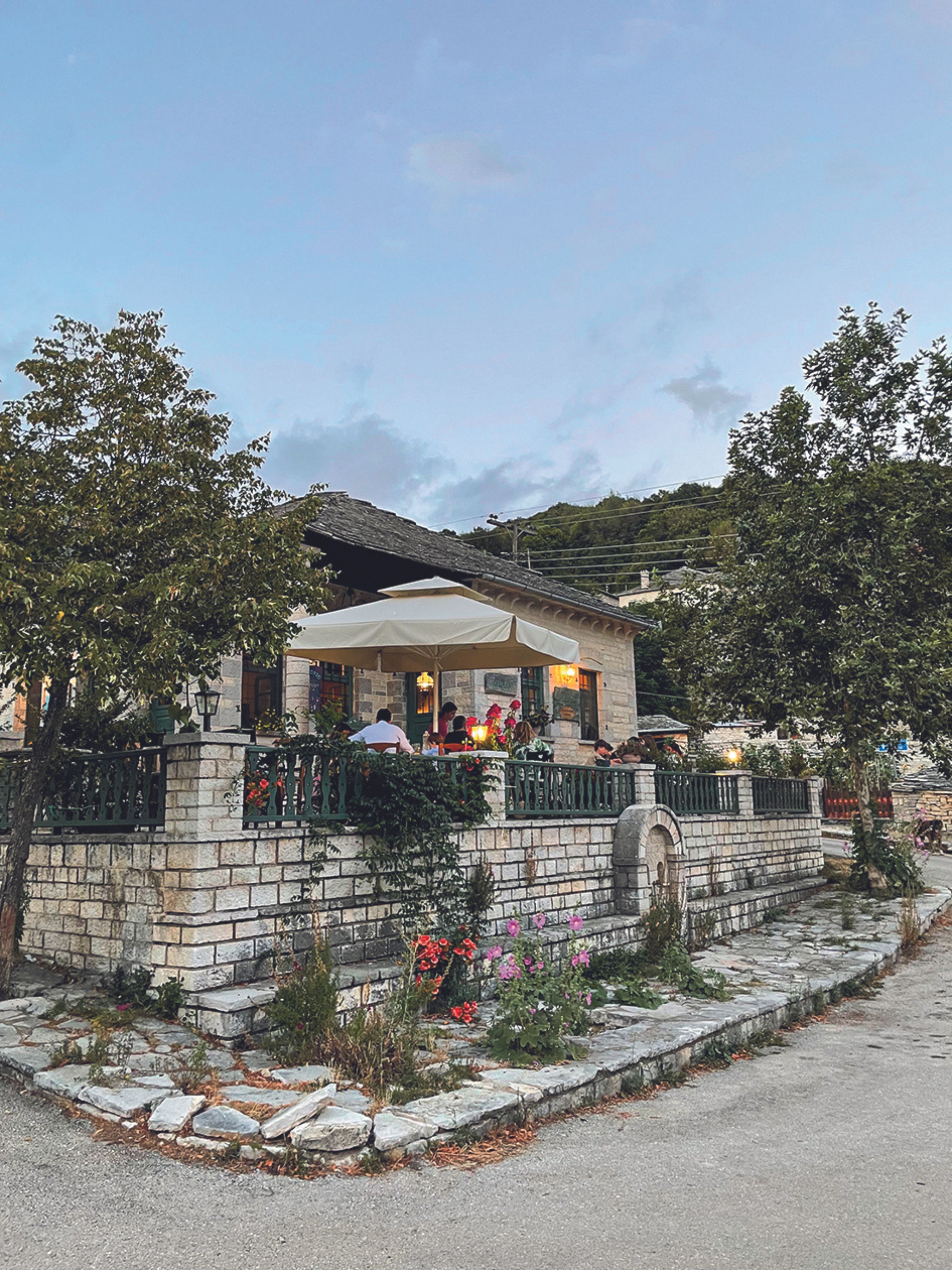 Τα μαγικά χέρια της κυρίας Σωτηρίας-1