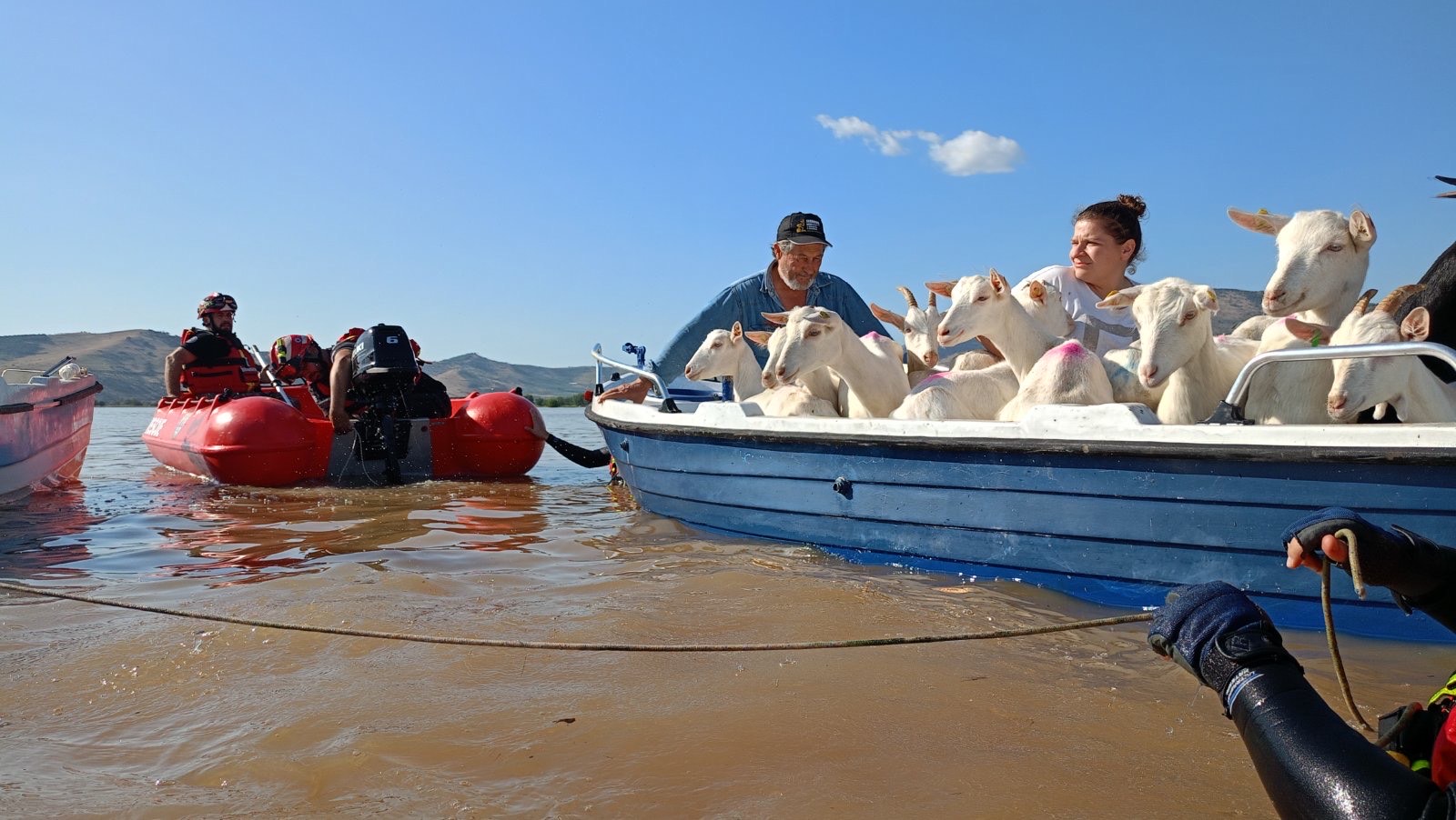 23 μέρες στην πρώτη γραμμή: Εθελοντές από τα πύρινα μέτωπα της Δαδιάς στις πλημμύρες της Θεσσαλίας-3