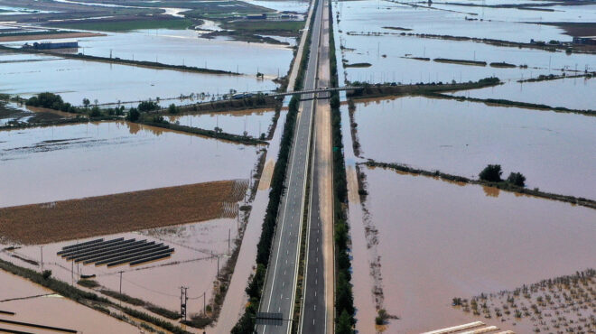 λάρισα-αποκλεισμένες-περιοχές-πλημμ-562613785