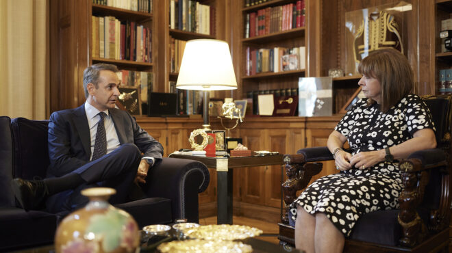 μητσοτάκης-στη-συνάντηση-με-τη-σακελλ-562599277