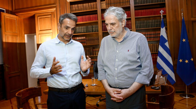 παρουσία-μητσοτάκη-η-ορκομωσία-του-χρ-562611829