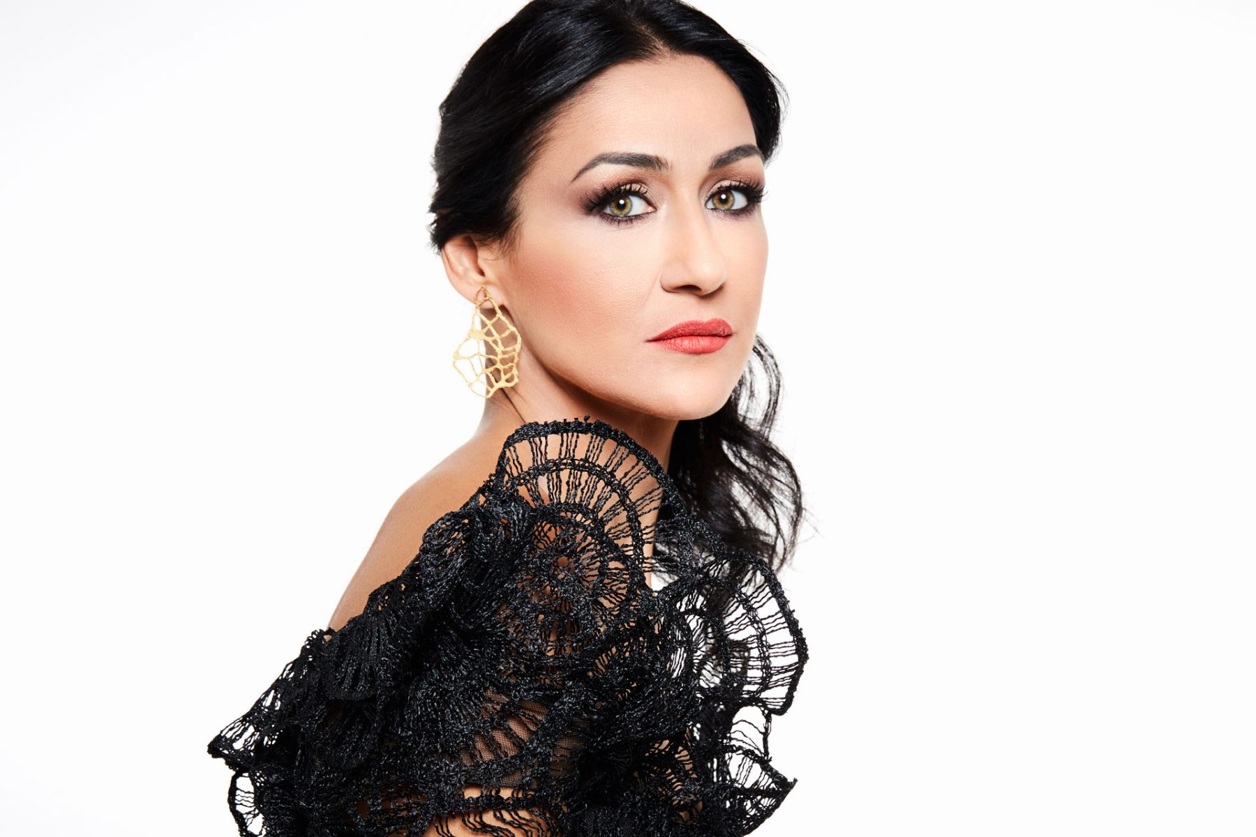 Στην Αίθουσα Τελετών του Α.Π.Θ. και όχι στην πλατεία Αριστοτέλους,  λόγω καιρού,  το γκαλά όπερας «100 χρόνια Μαρία Κάλλας»-2