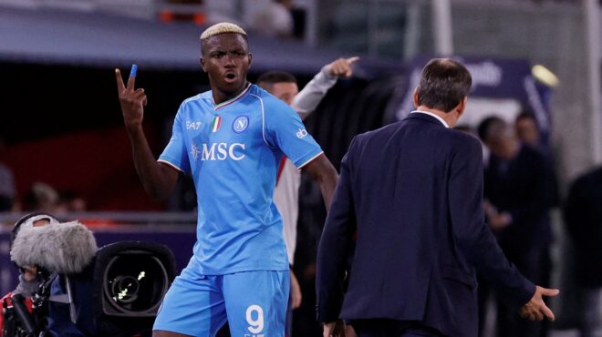 νάπολι-ο-οσιμεν-απειλεί-την-ομάδα-του-μ-562638895