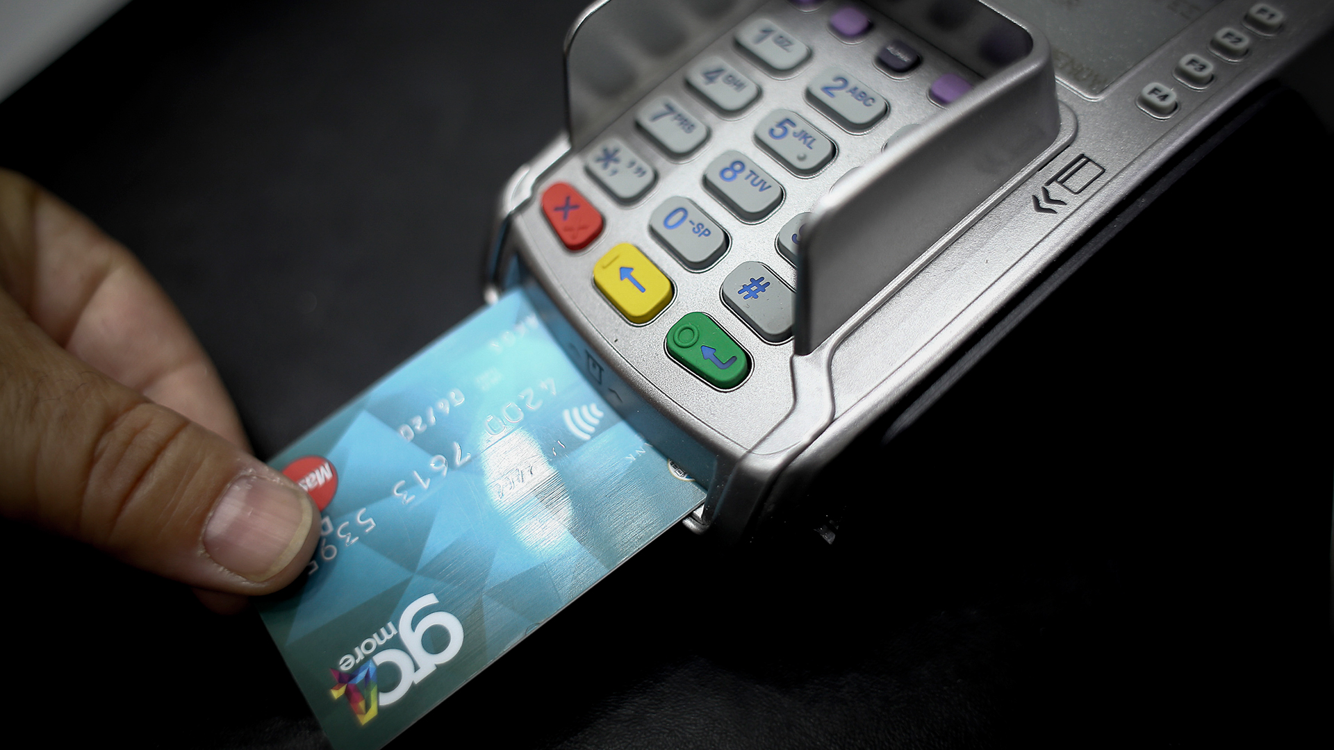 Διαβάστε στην «Καθημερινή της Κυριακής»-6