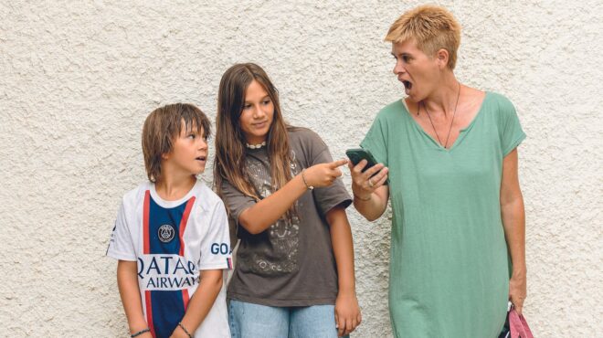 4-οικογένειες-στα-πρόθυρα-σχολικής-χ-562610038