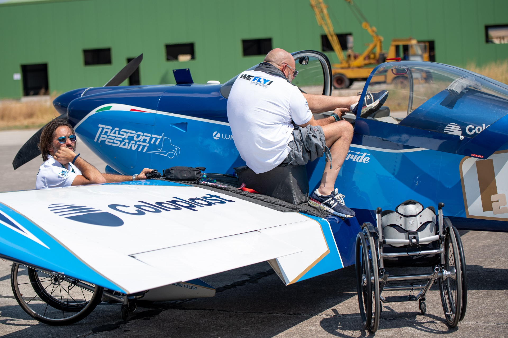Από το αναπηρικό αμαξίδιο στο πιλοτήριο ακροβατικών αεροσκαφών-4
