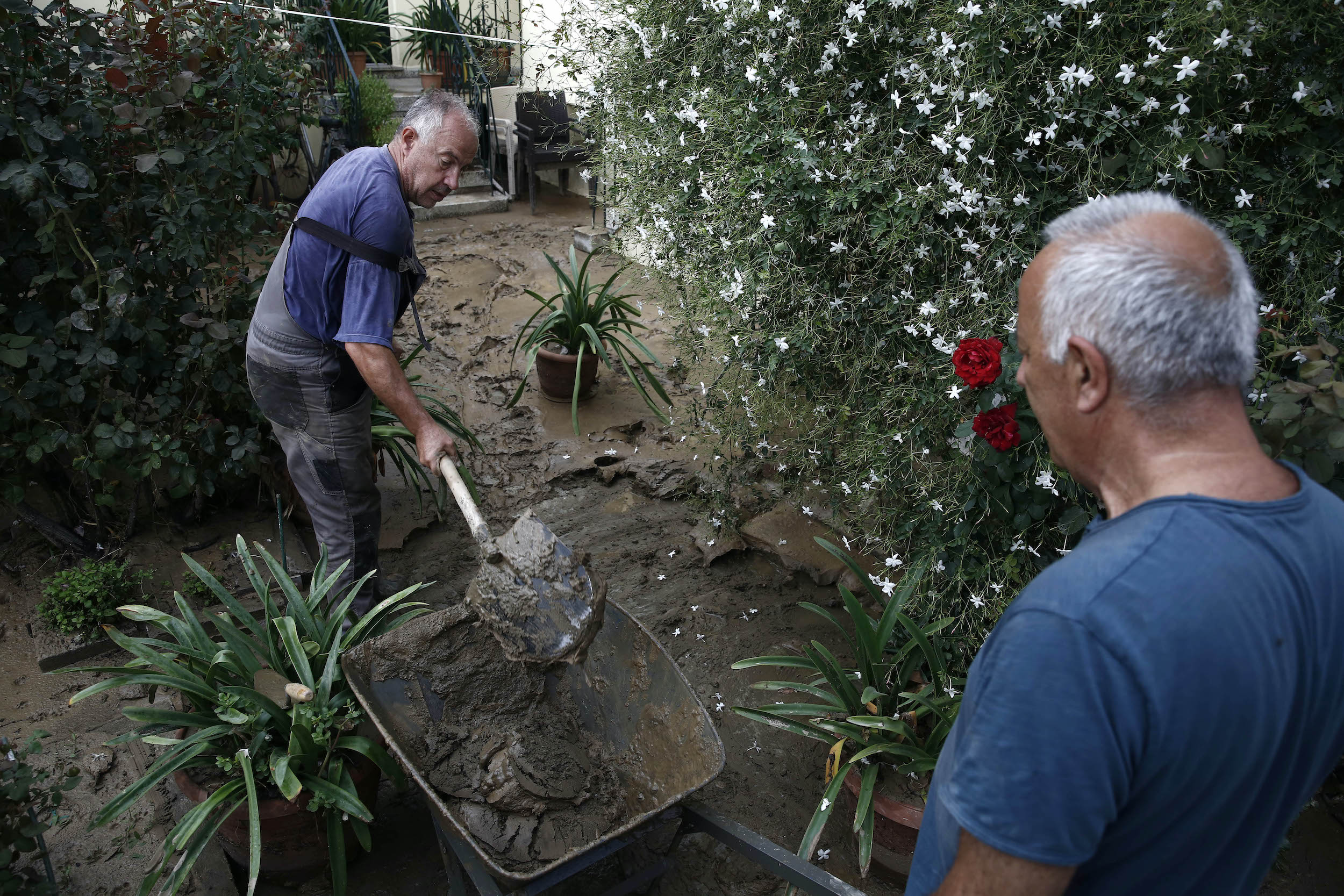 Ο μπαζωμένος ποταμός πήρε την «εκδίκησή» του – Γιατί υπερχείλισε ο Αναυρος και έπνιξε τον Βόλο-2