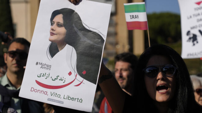 ιράν-ο-πατέρας-της-μάχσα-αμίνι-συνελή-562621252