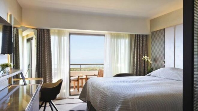 ξενοδόχοι-ικανοποίηση-για-τις-βραχυχ-562623184