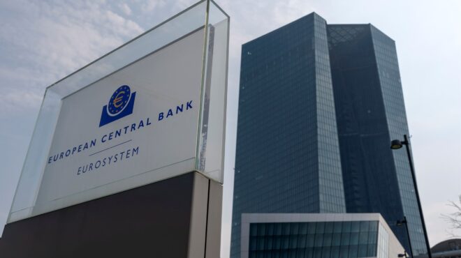 γεράκια-εναντίον-περιστεριών-στ-562611505