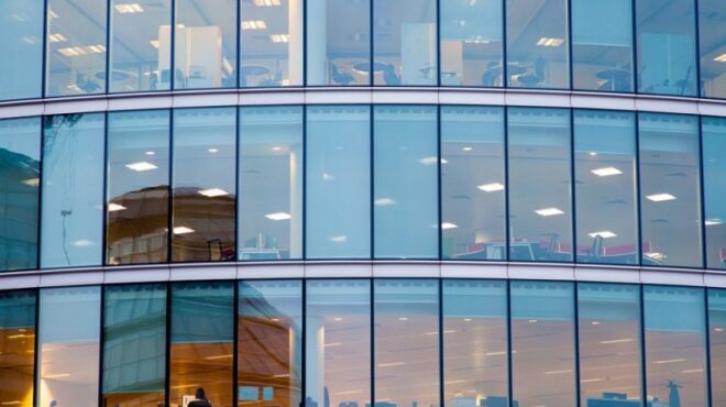 ανοδος-πωλήσεων-μείωση-κερδών-στην-6ετ-562603084