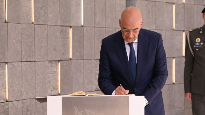 νίκος-δένδιας-η-ανήσυχη-μοναξιά-του-πε-562608055