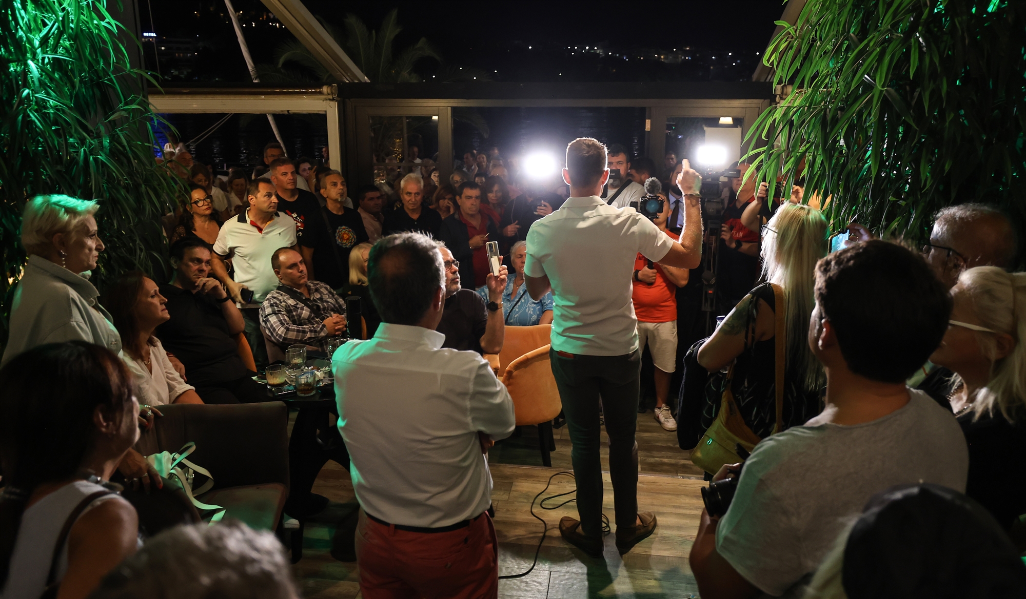 Στον δρόμο με τον Στέφανο Κασσελάκη – Οι σέλφι, ο χρησμός και ο Όσιος Δαυίδ-2