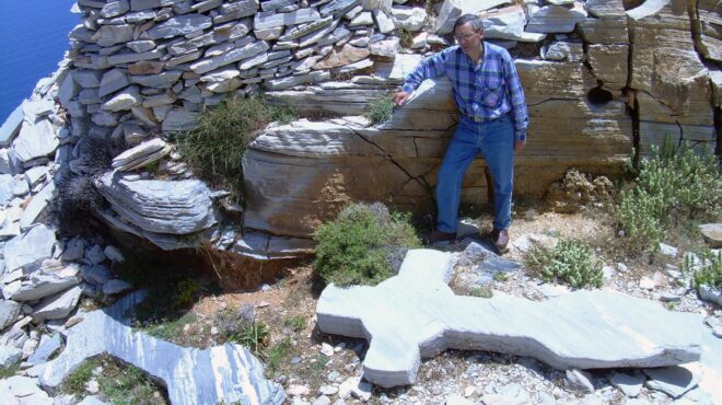 αλέκος-φλωράκης-στην-κ-ενα-νήμα-που-μ-562620676