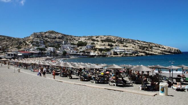 αλέξης-τσίπρας-παρών-ή-απών-562628794