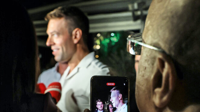 στον-δρόμο-με-τον-στέφανο-κασσελάκη-562633855